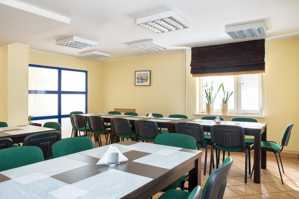 ורוצלב Trio Hostel מראה חיצוני תמונה
