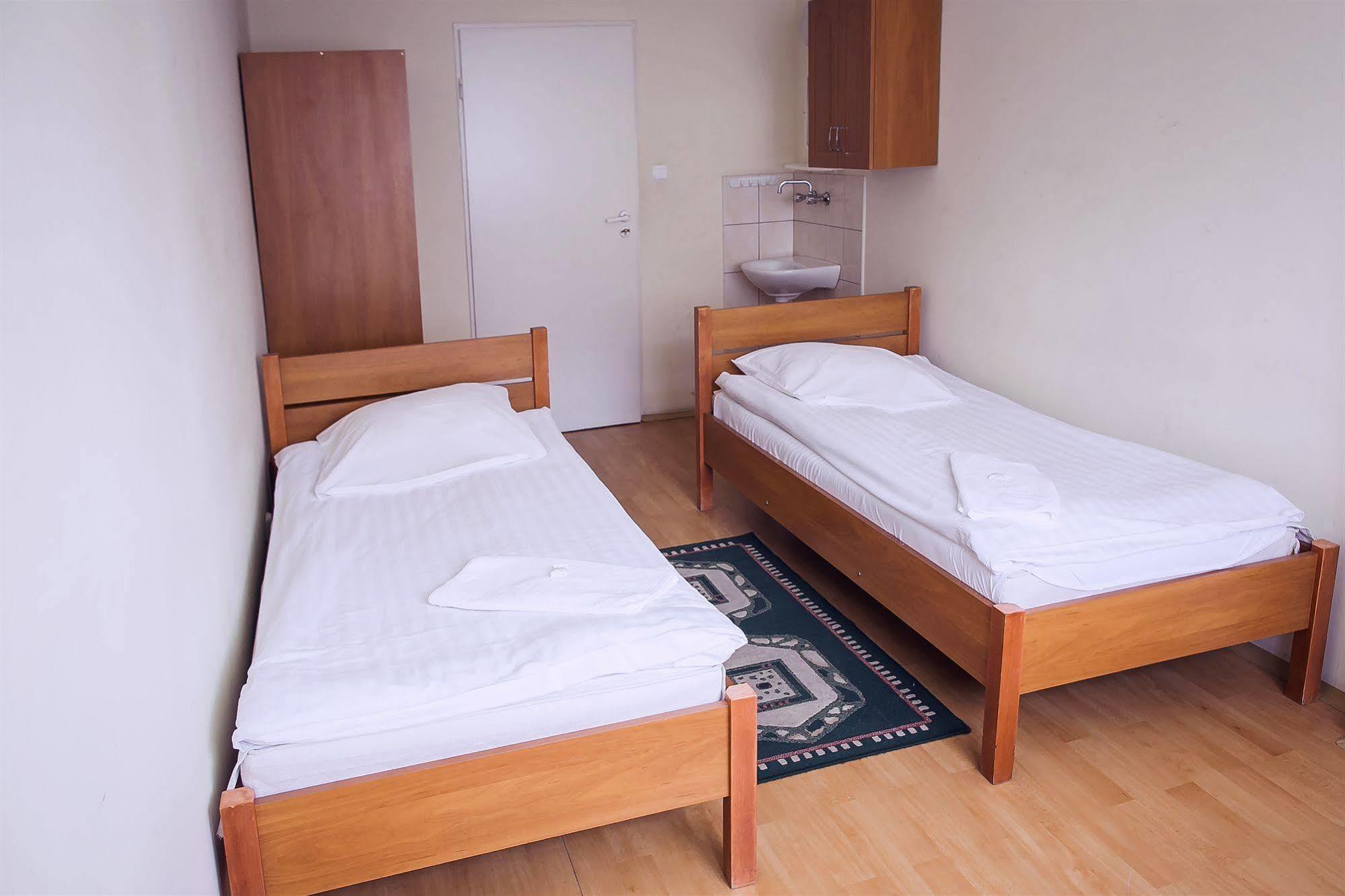 ורוצלב Trio Hostel מראה חיצוני תמונה