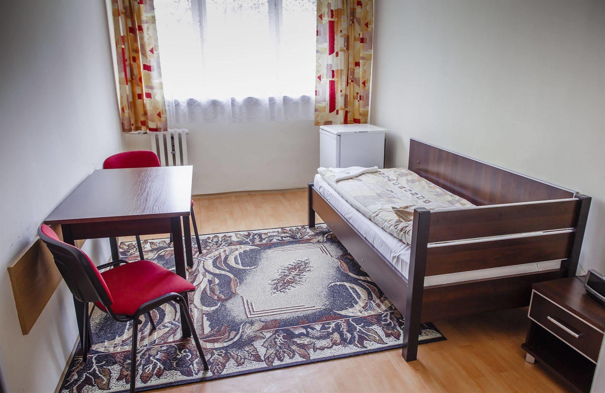ורוצלב Trio Hostel מראה חיצוני תמונה